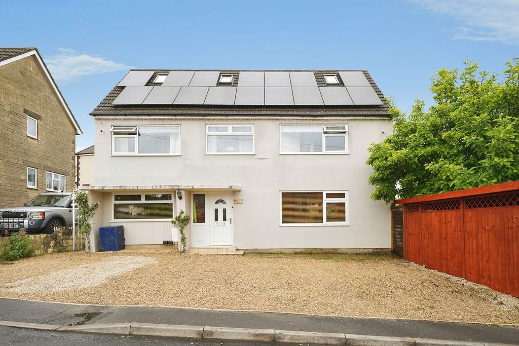 Property photo 1 of 28