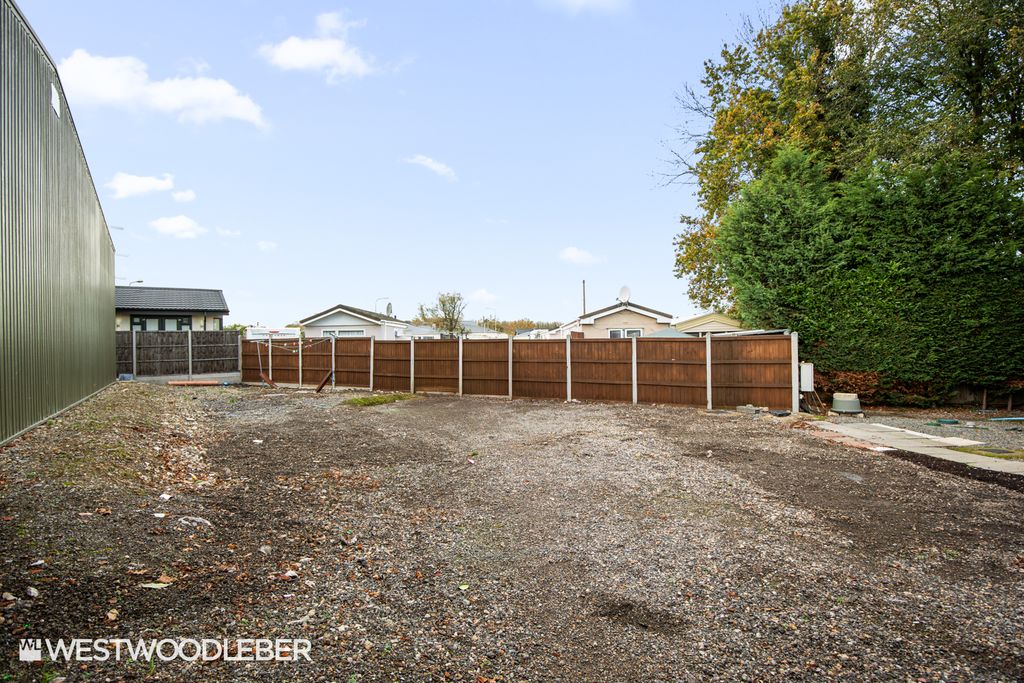 Property photo 2 of 8 Leaside_3