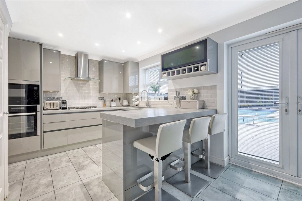 Property photo 2 of 30 Picture No. 19