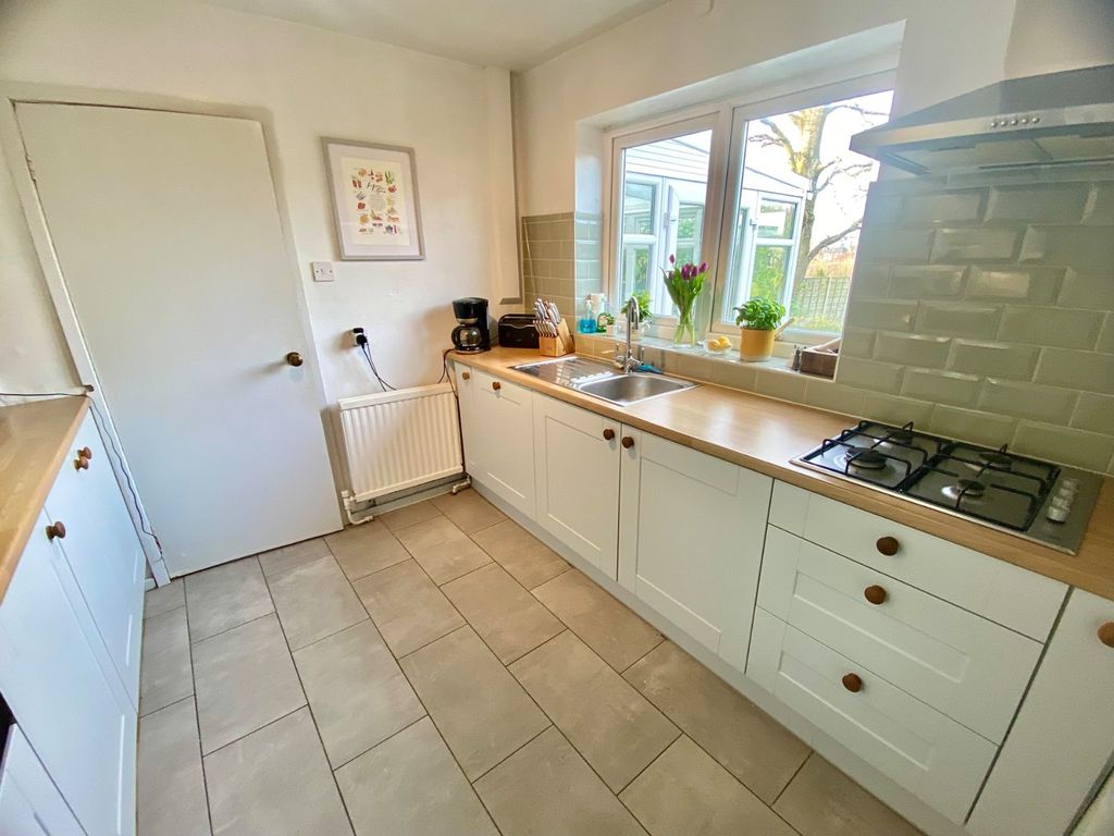 Property photo 3 of 29 Kitchen