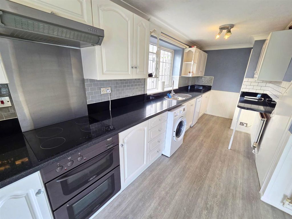 Property photo 3 of 15 1 Dove Croft - Kitchen 2.Jpg