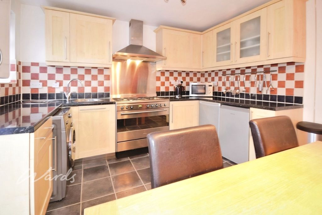 Property photo 2 of 6 Kitchen