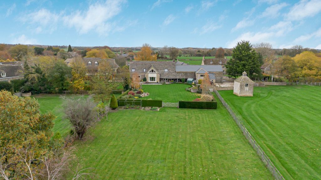 Property photo 2 of 33 Picture No. 88