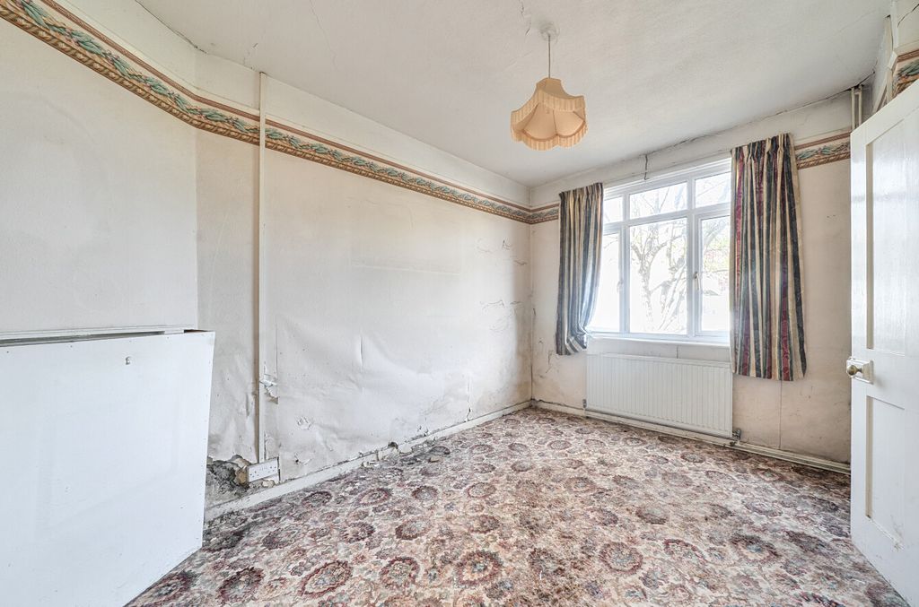 Property photo 3 of 18 1508015-11-6A7B10...