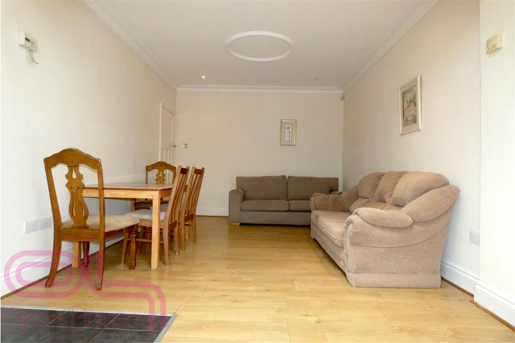 Property photo 1 of 6 Heathdale - Reception.Jpg