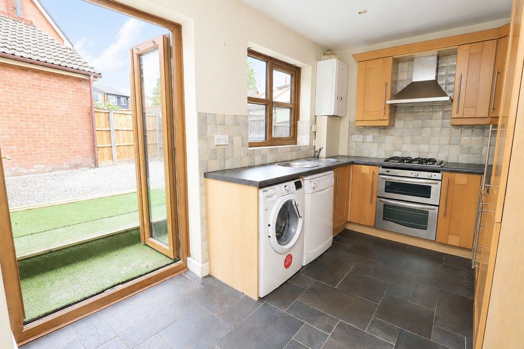 Property photo 2 of 29