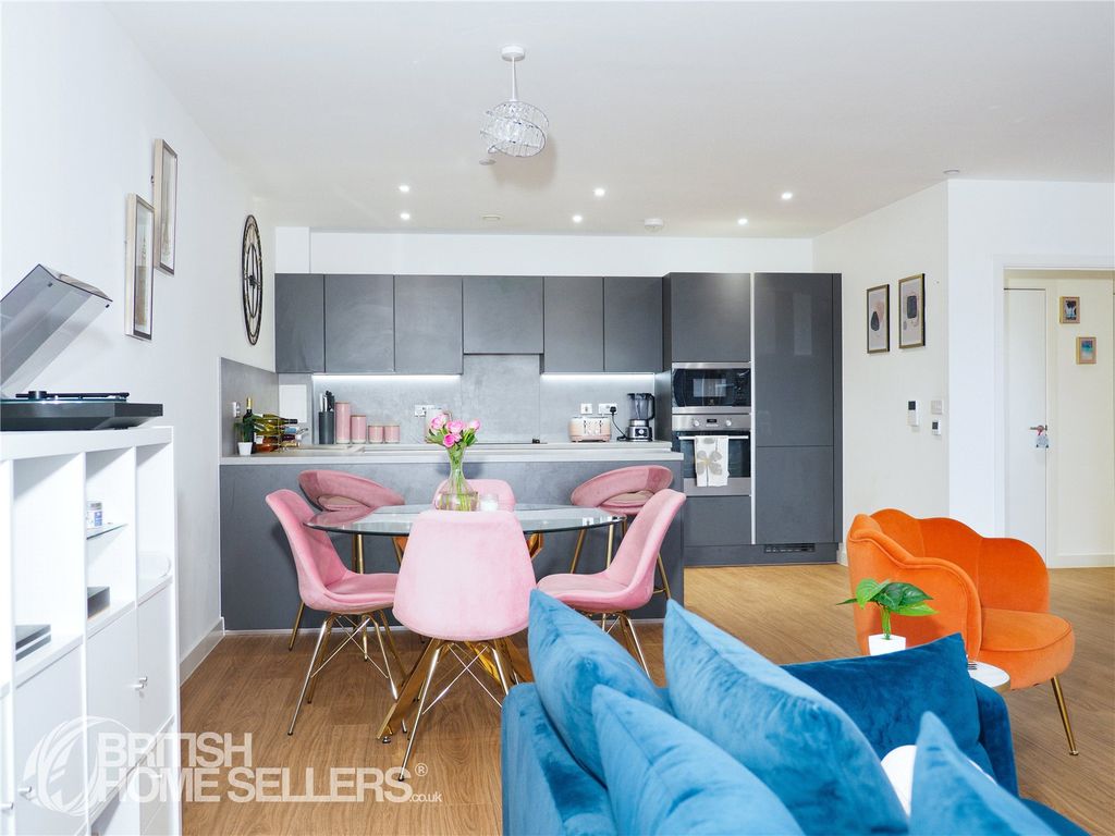 Property photo 3 of 17 Picture No. 32