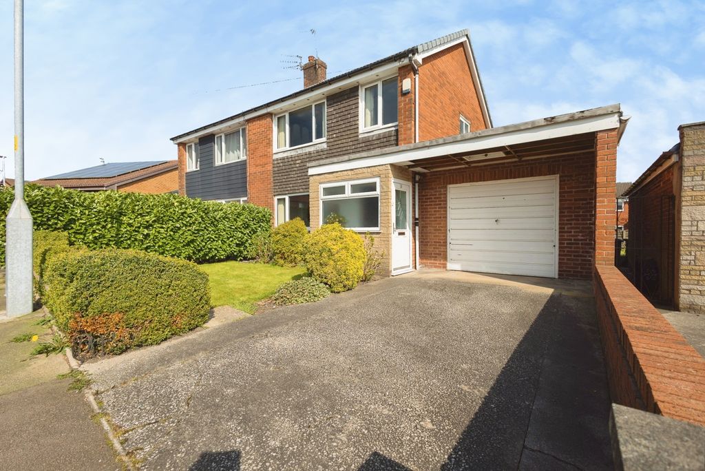 Property photo 1 of 18 Front