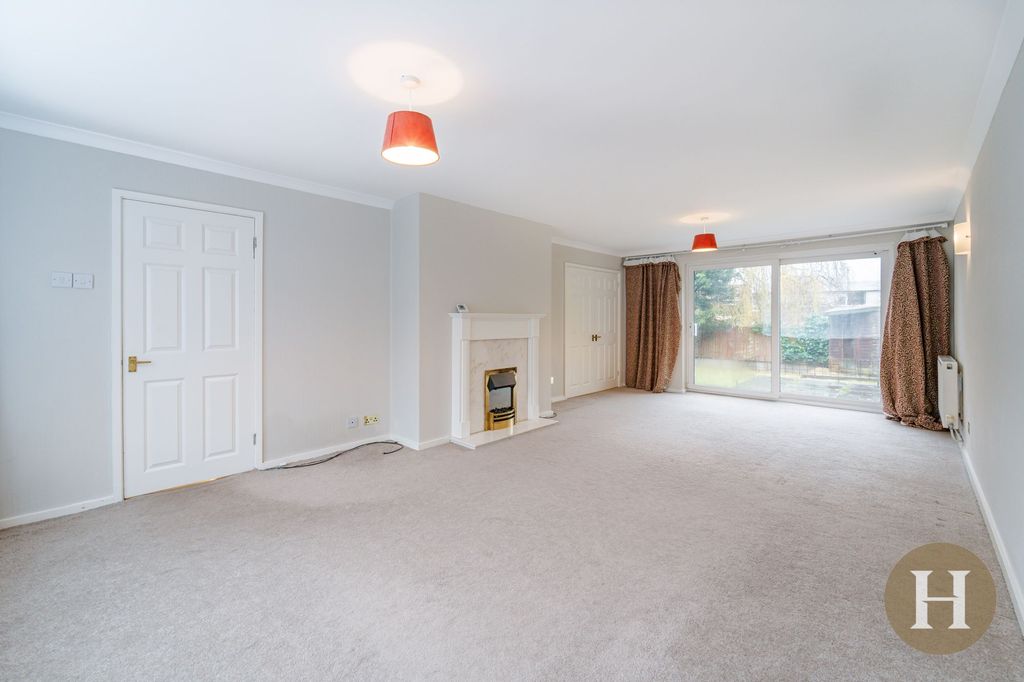 Property photo 2 of 34