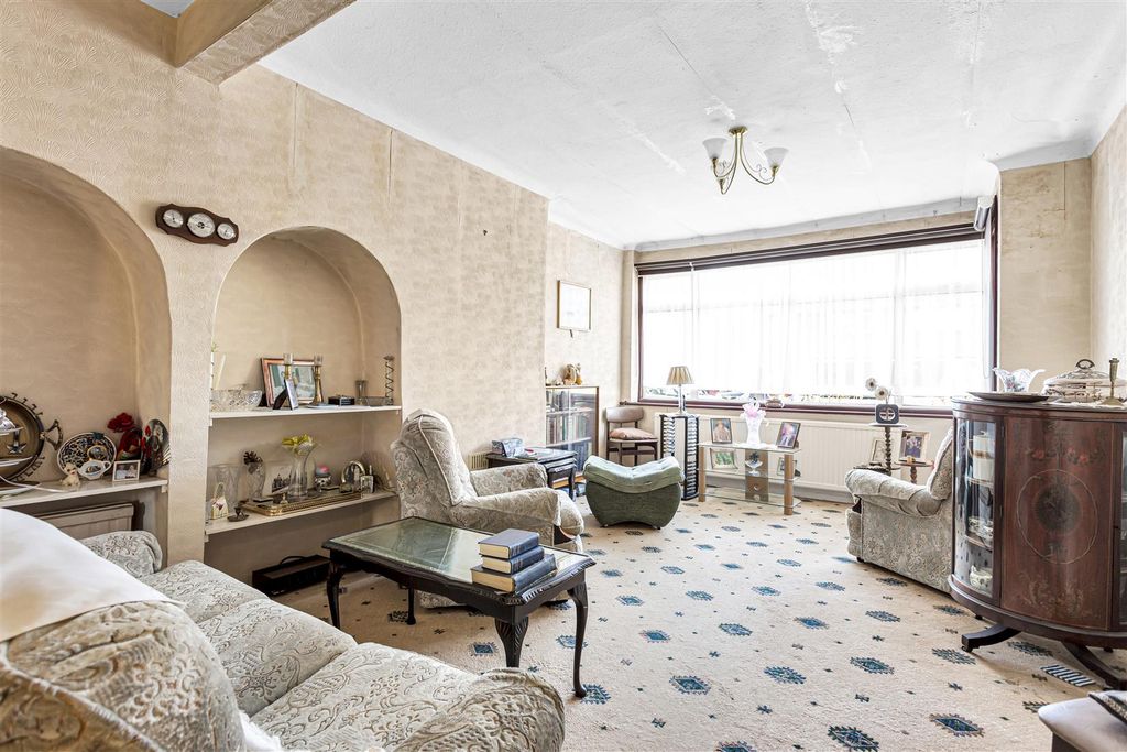 Property photo 2 of 10 Reception 1 Room Shelson Avenue.Jpg