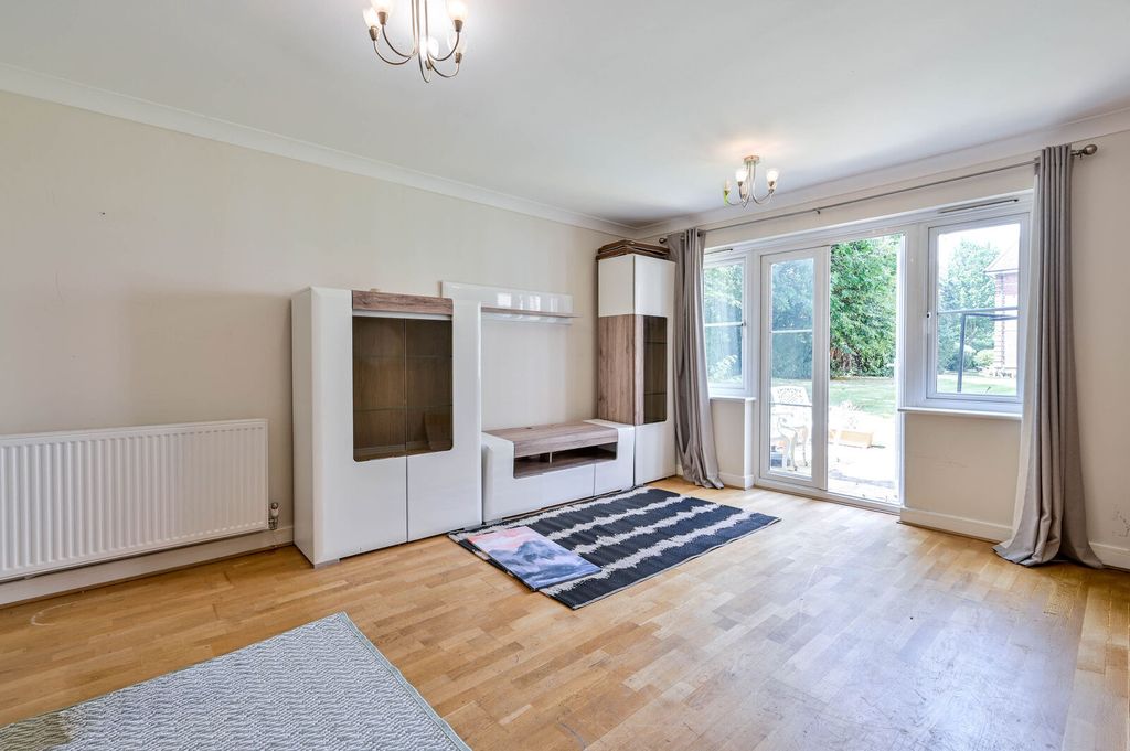 Property photo 2 of 11