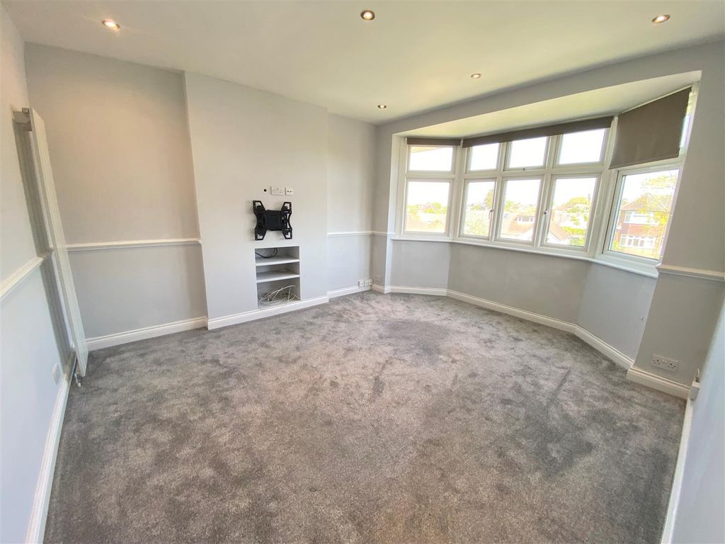 Property photo 1 of 10 Lounge.Jpg