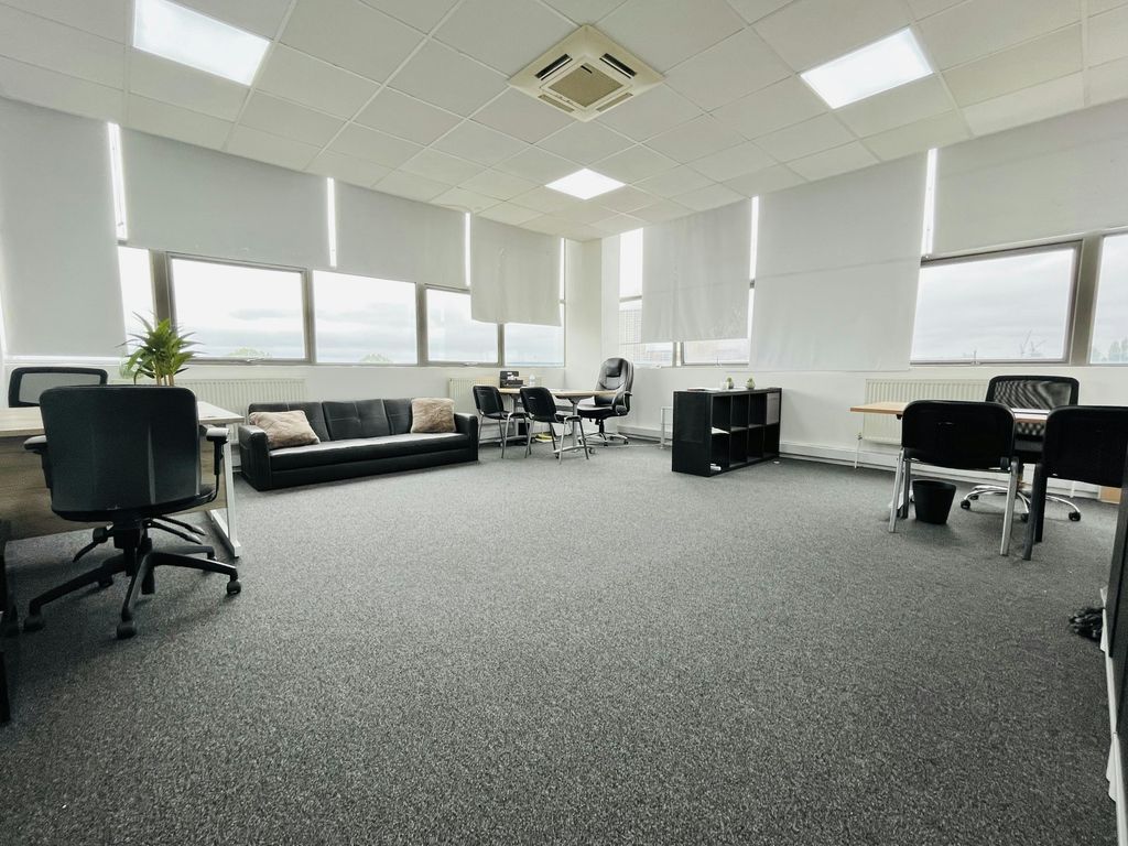 Property photo 3 of 10 36.Jpg