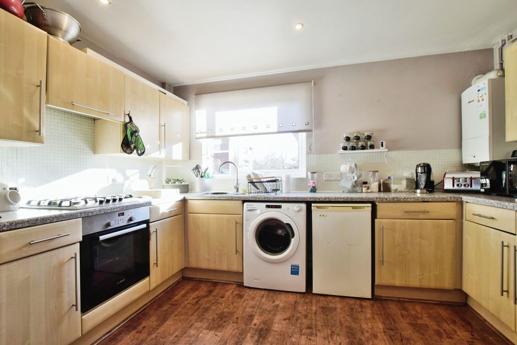 Property photo 3 of 20 Breakfast Kitchen