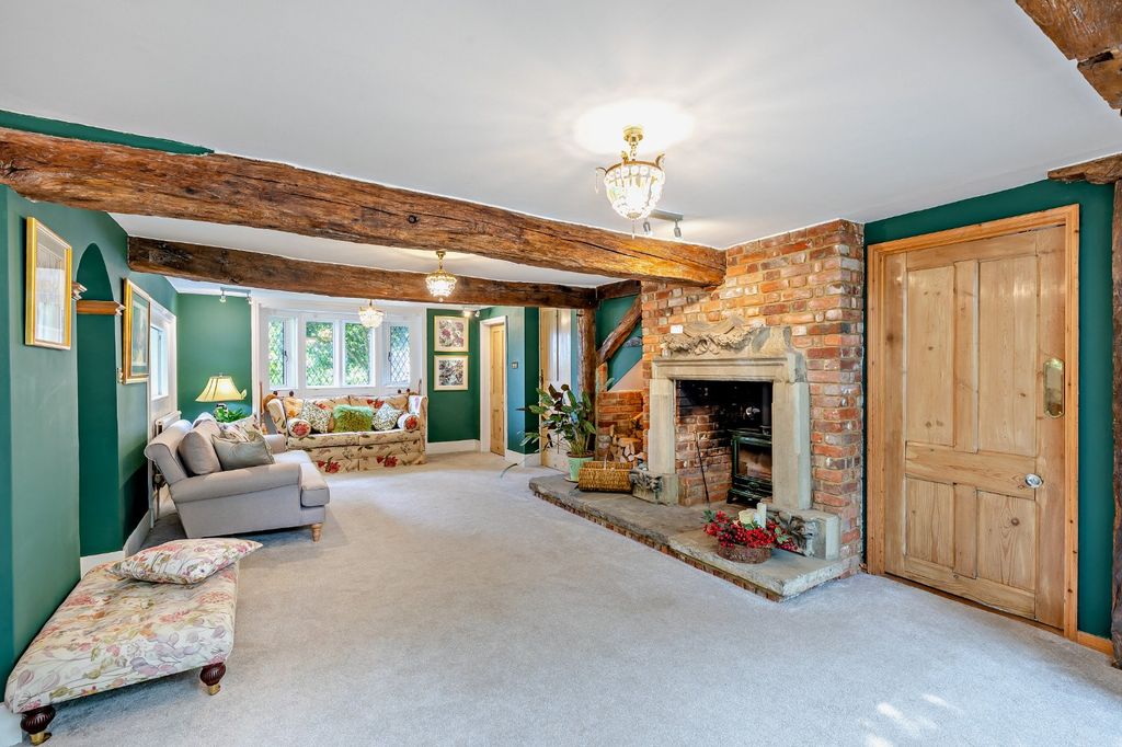 Property photo 3 of 21 Sitting Room