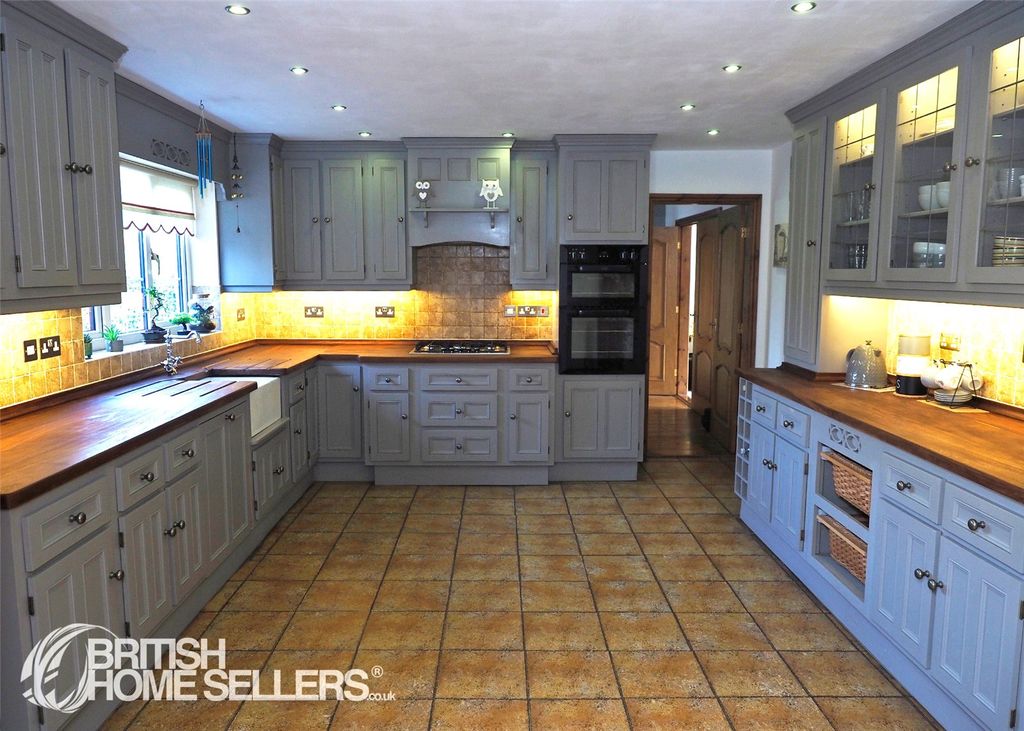 Property photo 3 of 52 Picture No. 41