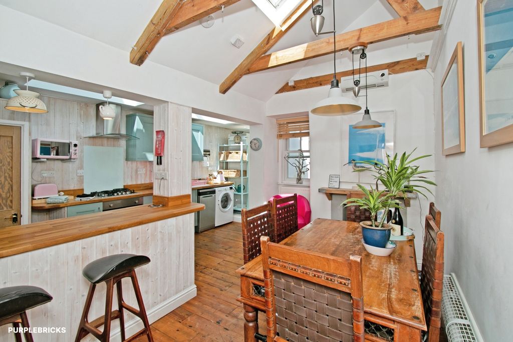 Property photo 1 of 42