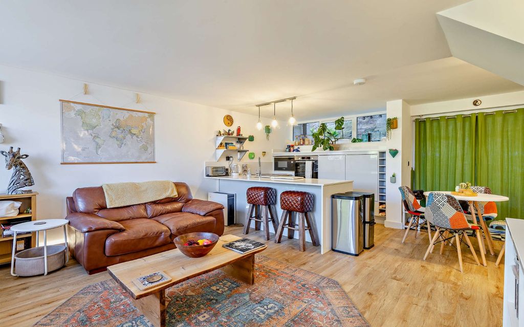 Property photo 2 of 11 Open-Plan Living