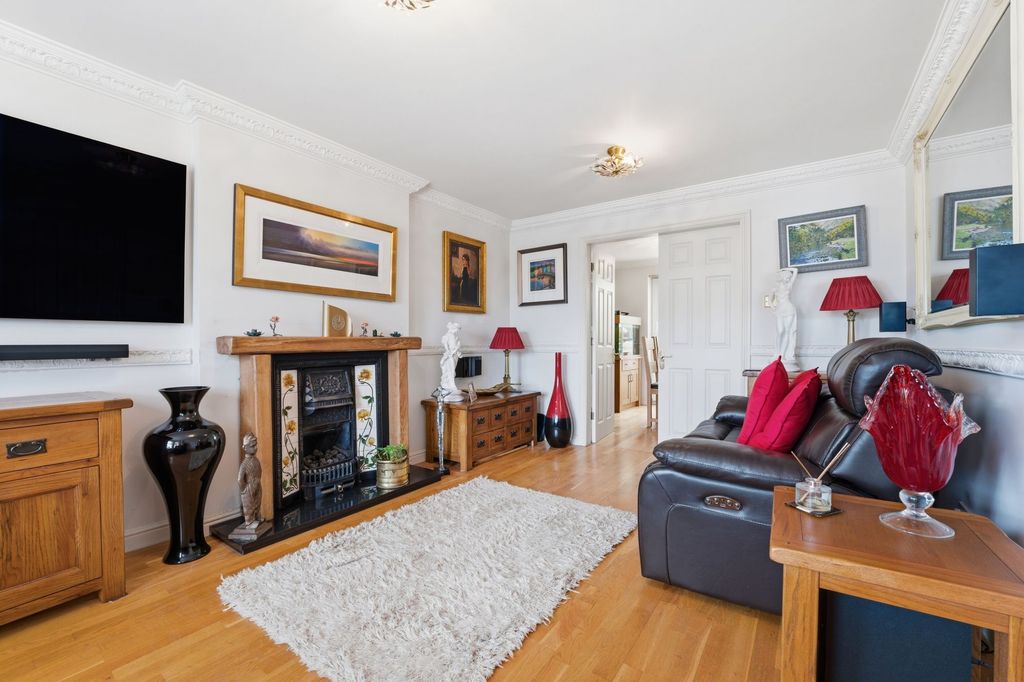 Property photo 2 of 30