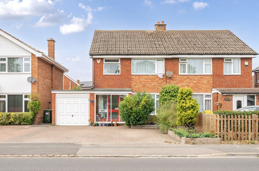 Property photo 1 of 11 1329834-11-688106...