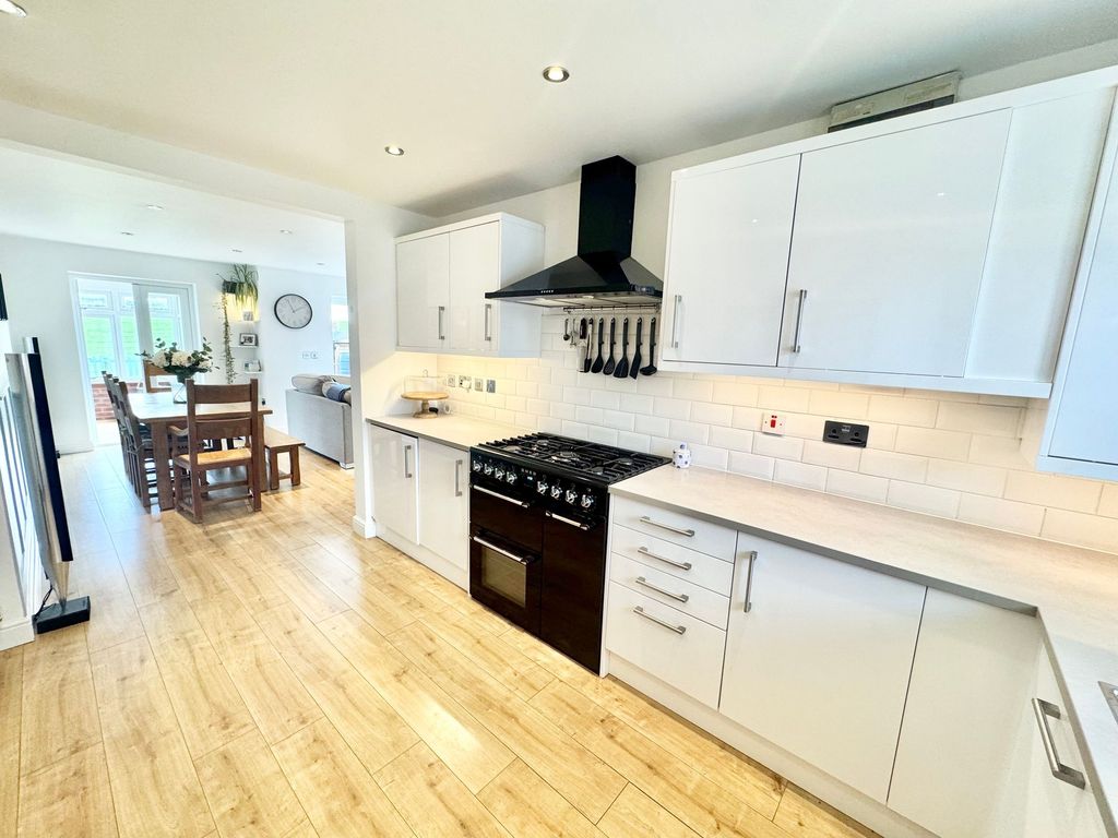 Property photo 3 of 29