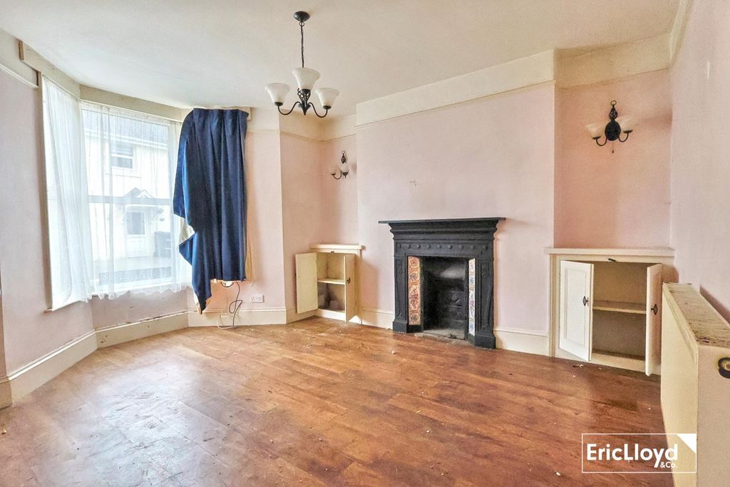 Property photo 2 of 11 Photo 11