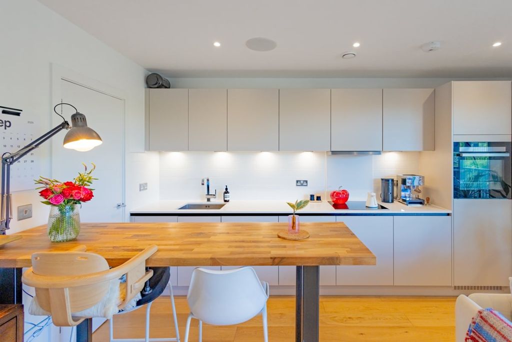 Property photo 3 of 39