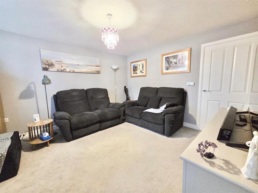 Property photo 3 of 13 Untitled-4.Png