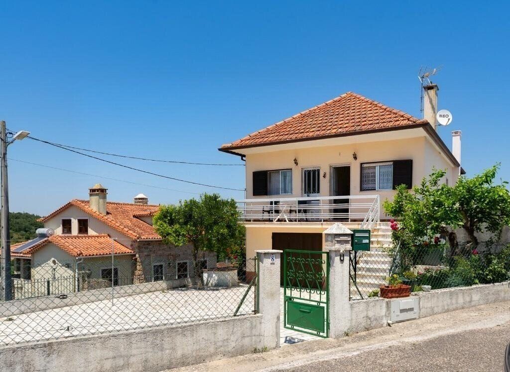 Property photo 1 of 36 Two-Storey T2 Country Home, Ready To Move In, In Ferreira Do Zêzere Municipality