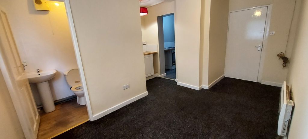 Property photo 3 of 7 1000028282