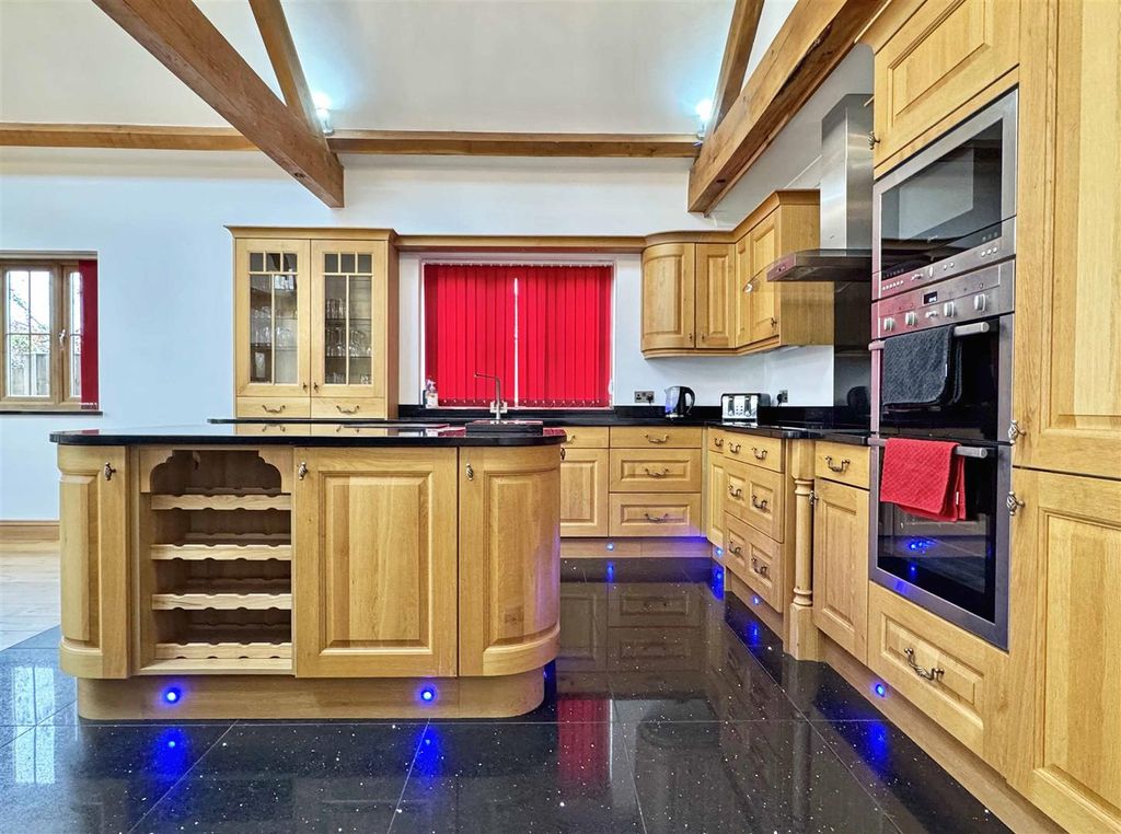 Property photo 3 of 35 Kitchen.Jpg