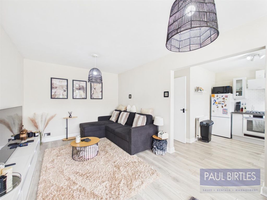 Property photo 3 of 20 Cam01301G0-Pr0750-Still015.Jpg