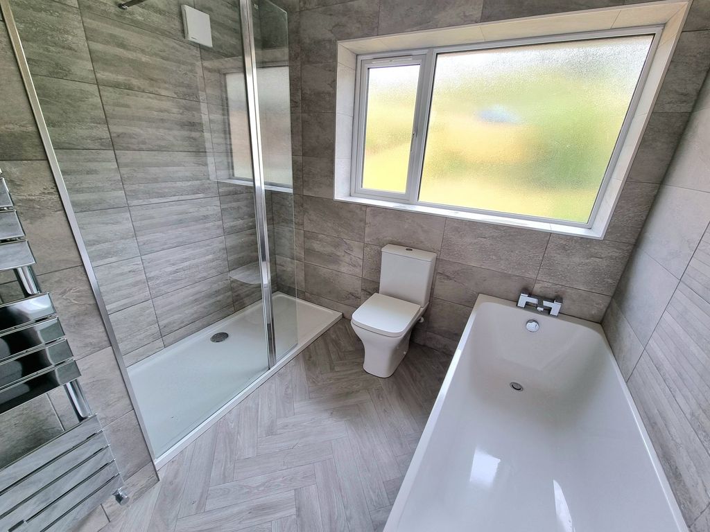 Property photo 3 of 28 Bathroom
