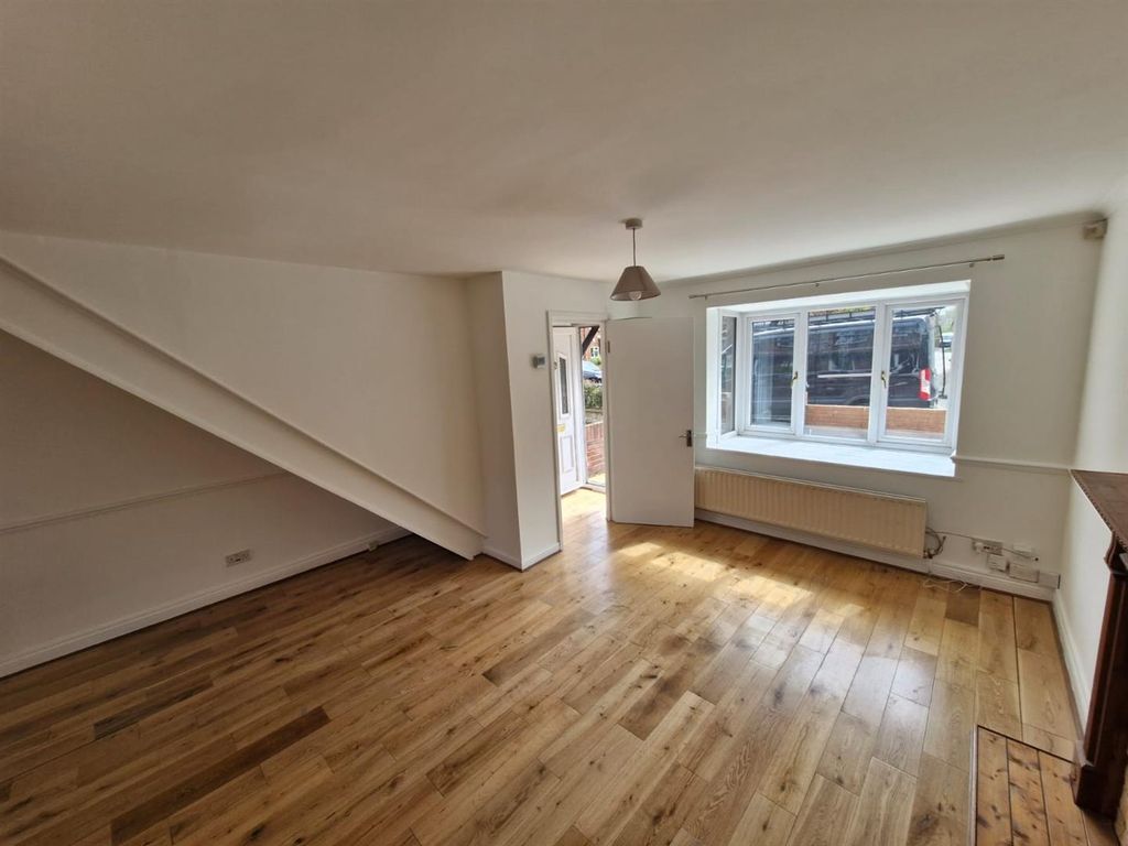 Property photo 3 of 27 2B5d71Db-8Bbd-41E4-B6Df-2Be21726F170.Jpg