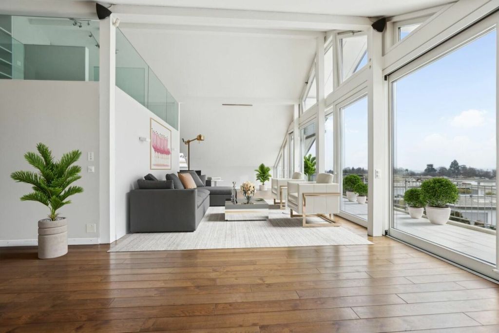 Property photo 1 of 4