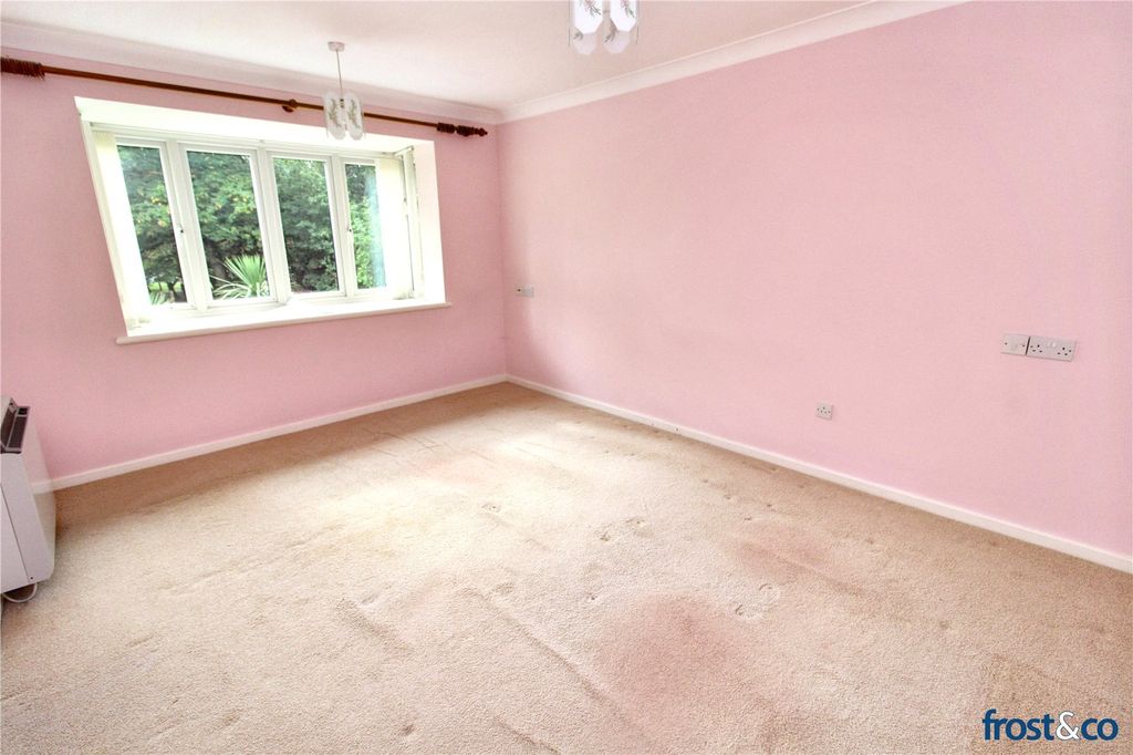 Property photo 2 of 12 Living/Dinign Room