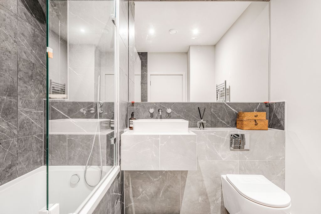 Property photo 3 of 12 Atelier Yard Show Home