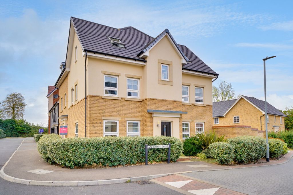 Property photo 1 of 15 4483610