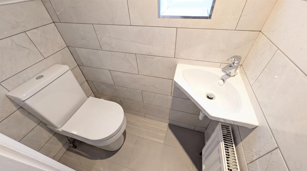 Property photo 3 of 22 Downstairs Cloakroom