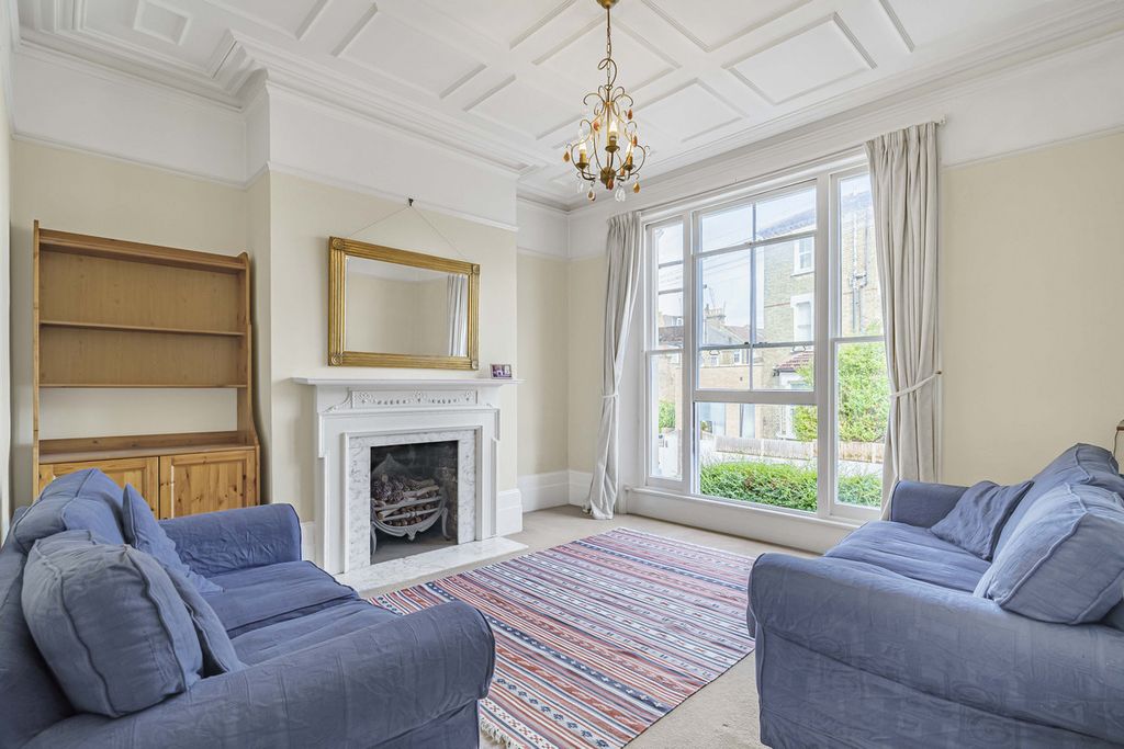 Property photo 1 of 8