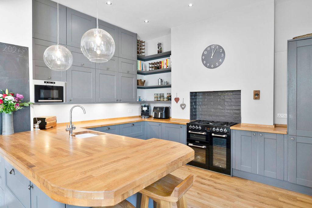 Property photo 3 of 13 Property Image 3