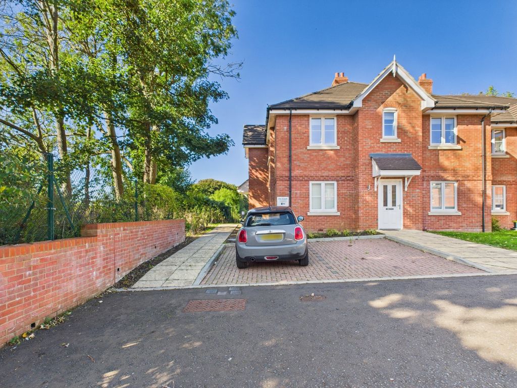 Property photo 1 of 8 Front