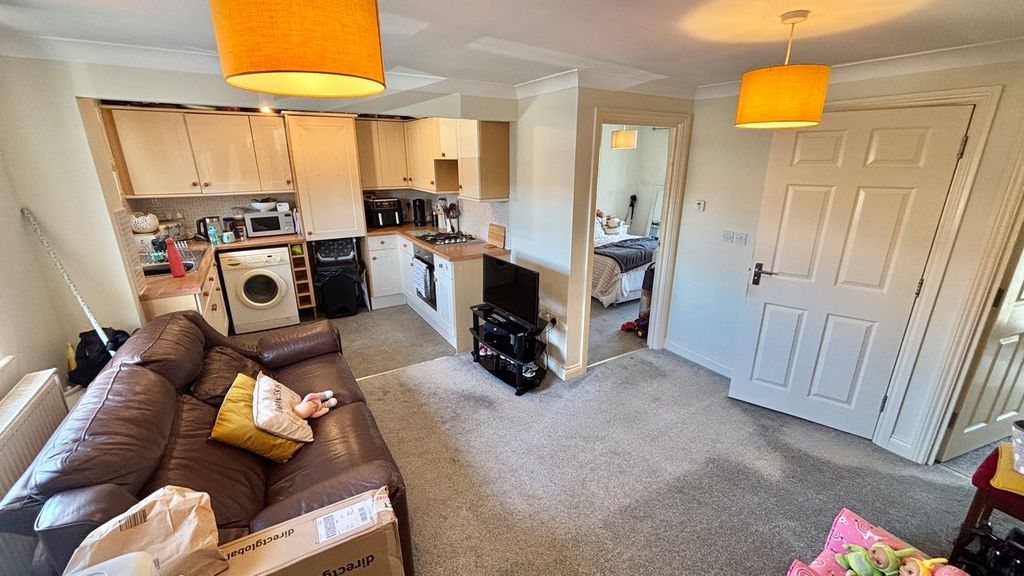 Property photo 2 of 10