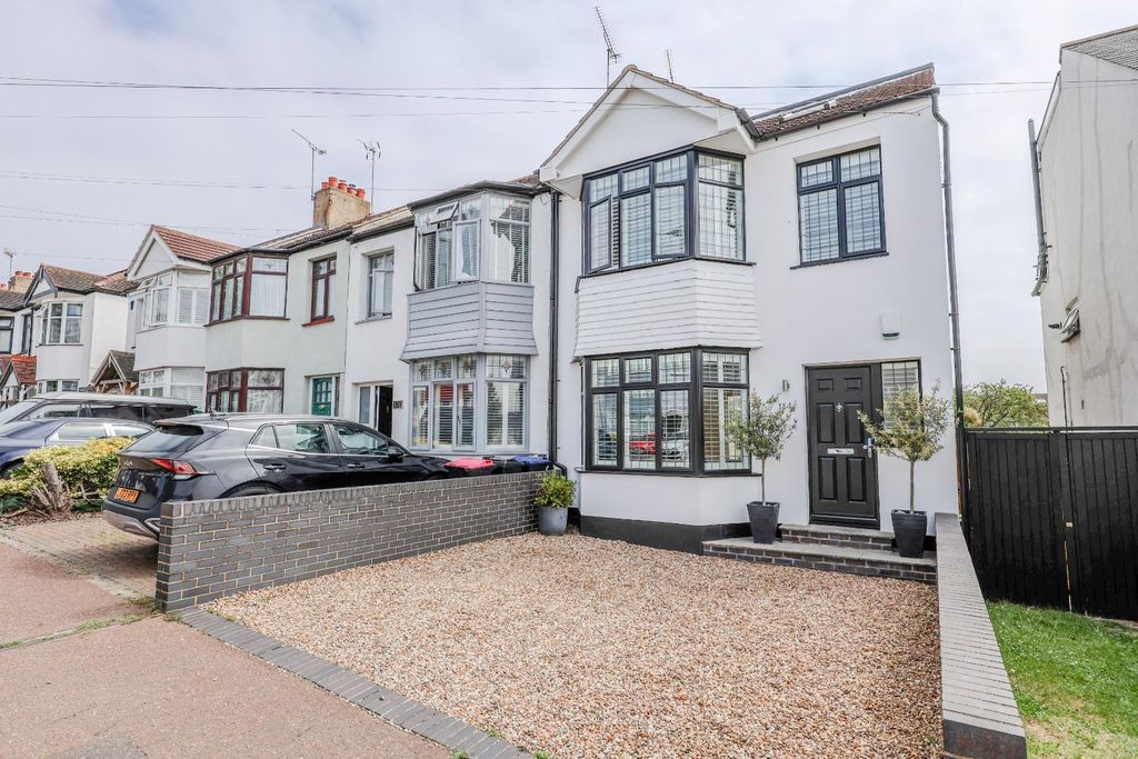 Property photo 1 of 31