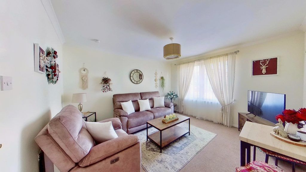 Property photo 3 of 12