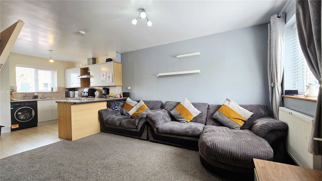 Property photo 3 of 12 Picture No. 27