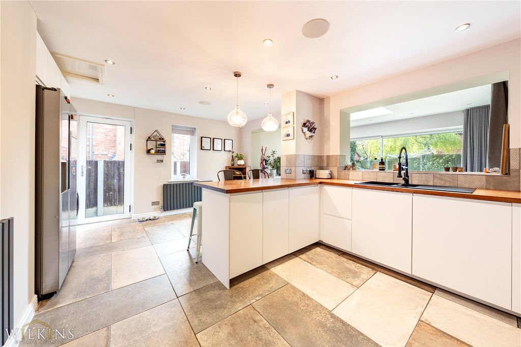 Property photo 2 of 38 Picture No. 29