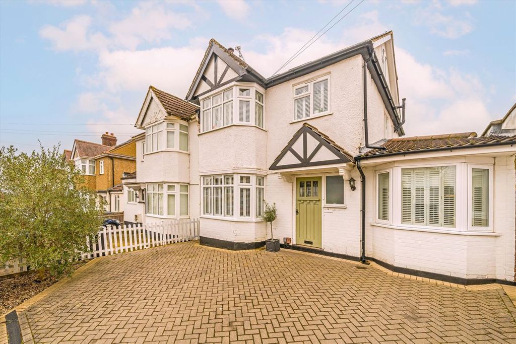 Property photo 1 of 11
