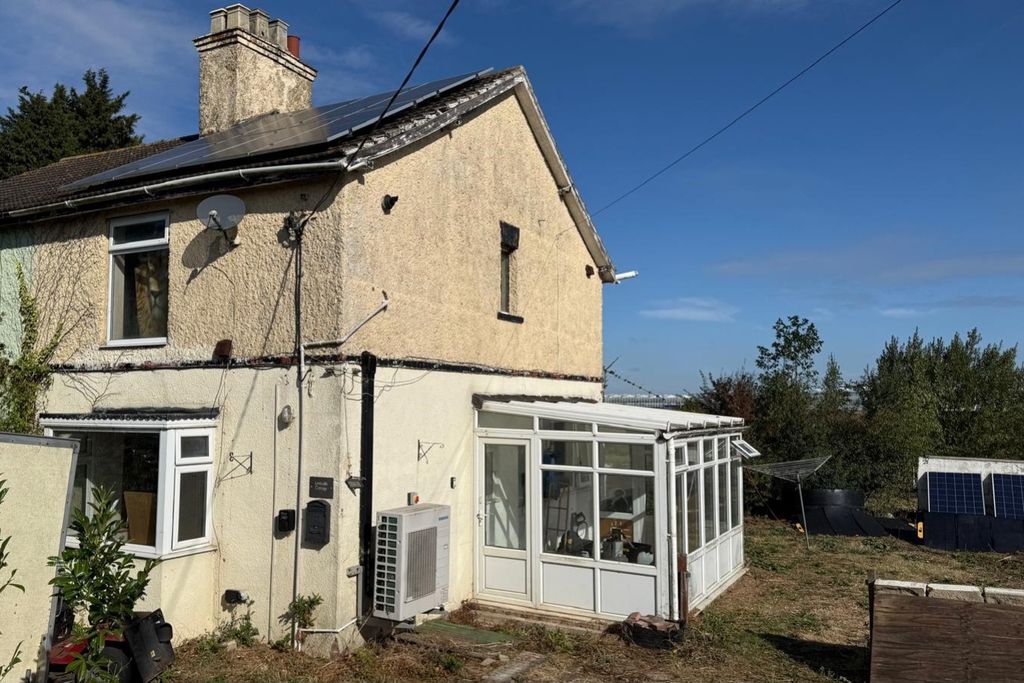 Property photo 1 of 15 Lineside Cottage