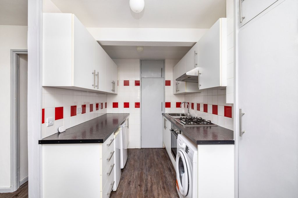 Property photo 3 of 13 16332Cfc-872c-F11...